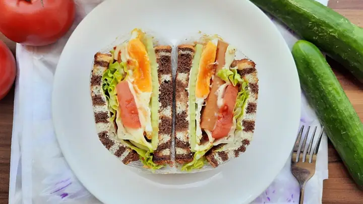 Bánh Mì Trứng Xúc Xích: Công Thức制作 Chuẩn Vị Và Bí Quyết Giữ Nhiệt Cho Bữa Sáng Bận Rộn