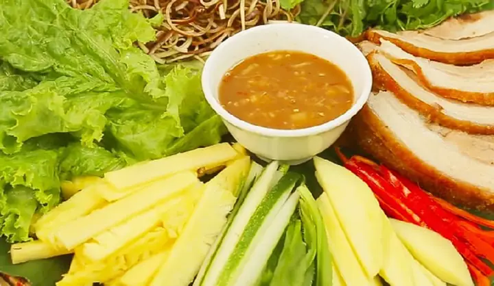 Bánh Tráng Cuốn Thịt Heo: Cẩm Nang Chi Tiết Từ Nguyên Liệu Đến Thành Phẩm