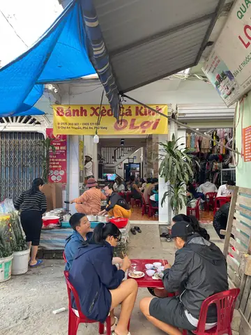 Khám Phá Ẩm Thực Huế: Bánh Xèo Cá Kình Huế Có Gì Đặc Biệt?