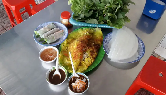 Review Chi Tiết Bánh Xèo Cô Út Ba: Có Thực Sự Ngon Như Lời Đồn?