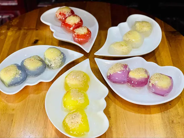 Khám Phá Ý Nghĩa Và Các Công Thức Làm Bánh Xu Xê Màu Vàng Chuẩn Vị