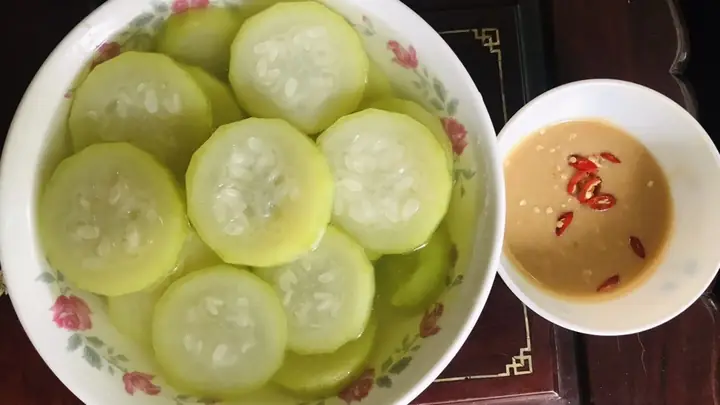 Bầu Luộc Chấm Gì Ngon? Khám Phá 10+ Loại Nước Chấm "gây Thương Nhớ" Cho Bữa Cơm Gia Đình Bầu Luộc Chấm Gì Ngon? Khám Phá 10+ Loại Nước Chấm "gây Thương Nhớ" Cho Bữa Cơm Gia Đình