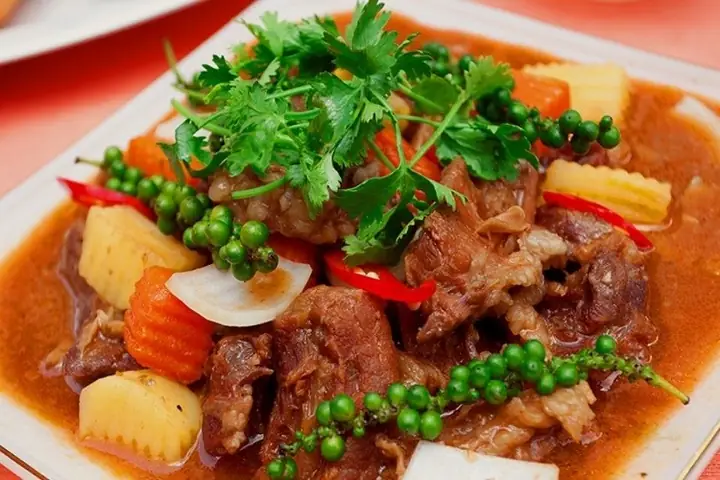 Bò Nấu Tiêu Xanh Ăn Với Bánh Mì: Công Thức Nấu Ngon "tiệm Bánh Mì Que" Nức Lòng