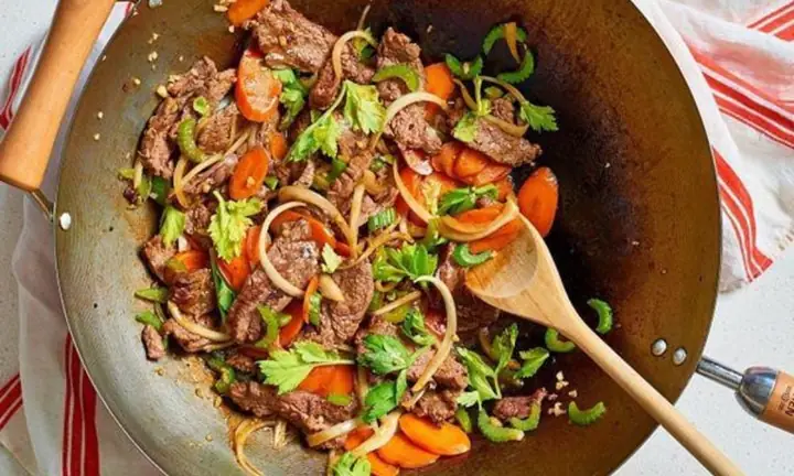 Bò Sốt Cà Chua Hành Tây: Công Thức Hoàn Hảo Cho Món Ngon Chuẩn Vị Bò Sốt Cà Chua Hành Tây: Công Thức Hoàn Hảo Cho Món Ngon Chuẩn Vị