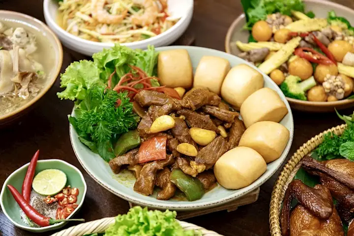 Đánh Giá Chi Tiết Bò Sốt Tiêu Đen Bánh Bao: Công Thức Chuẩn Nhà Hàng Và Các Biến Tấu Độc Đáo