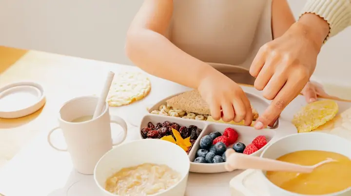 15+ Bữa Ăn Nhẹ Cho Bé Dinh Dưỡng, Dễ Làm & An Toàn Nhất