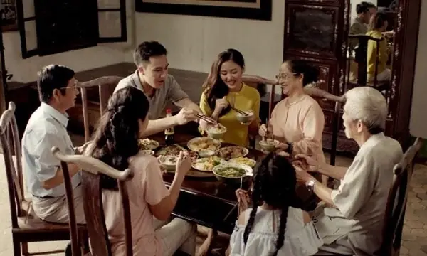 Bữa Cơm Gia Đình Ngày Tết: 10+ Món Ngon Truyền Thống Và Ý Nghĩa Sum Vầy