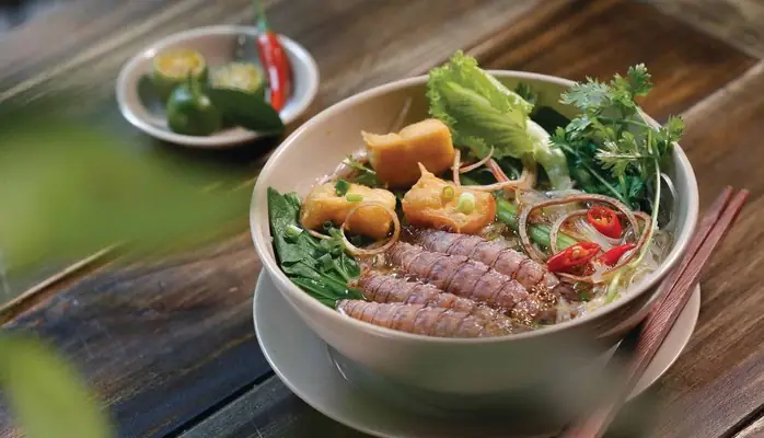 Review Quán Bún Bề Bề 150 Nguyễn Khuyến: Có Đáng "xách Xe Đi Ngay"?