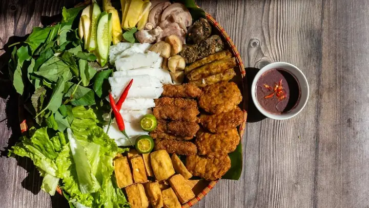 Review Chi Tiết Bún Đậu Mắm Tôm Gấu's - Có Xứng Đáng Với Cái Tên?