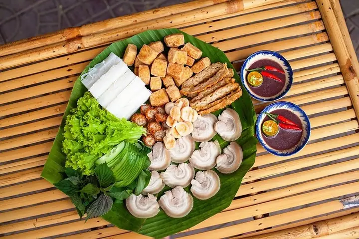 Đánh Giá Chi Tiết Bún Đậu Mẹt Cô Chinh: Có Thực Sự Xứng Danh "đệ Nhất"?