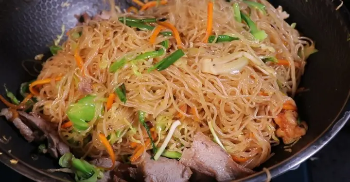 Bún Gạo Xào Thịt Heo: Hướng Dẫn Chi Tiết Từ A-z Cho Món Ngon Chuẩn Vị