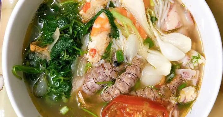 Bún Hải Sản Càng Cua: Khám Phá Hương Vị Biển Độc Đáo Trong Tô Phở Chua Cay