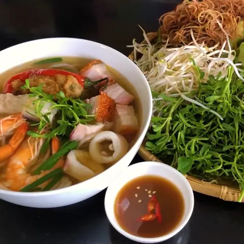 So Sánh Bún Mắm Và Bún Nước Lèo: Điểm Khác Biệt Lớn Trong Ẩm Thực Miền Tây