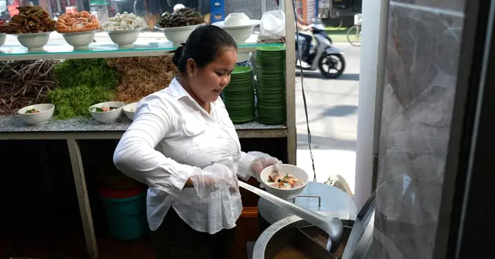 So Sánh Bún Mắm Và Bún Nước Lèo: Điểm Khác Biệt Lớn Trong Ẩm Thực Miền Tây