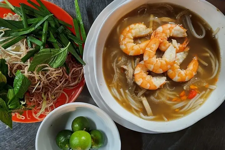 Bún Nước Lèo Cà Mau: Hương Vị Đặc Sản Trứ Danh Và Hướng Dẫn Chi Tiết Cách Nấu Tại Nhà Bún Nước Lèo Cà Mau: Hương Vị Đặc Sản Trứ Danh Và Hướng Dẫn Chi Tiết Cách Nấu Tại Nhà