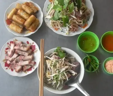 Bún Nước Lèo Trà Vinh: Khám Phá Bí Quyết Hương Vị Đặc Trưng Của Miền Tây Sông Nước Bún Nước Lèo Trà Vinh: Khám Phá Bí Quyết Hương Vị Đặc Trưng Của Miền Tây Sông Nước
