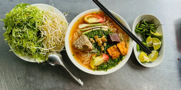 Review Bún Riêu Buôn Ma Thuột Bà Giao: Có Thực Sự Đáng “check-in” Như Lời Đồn?