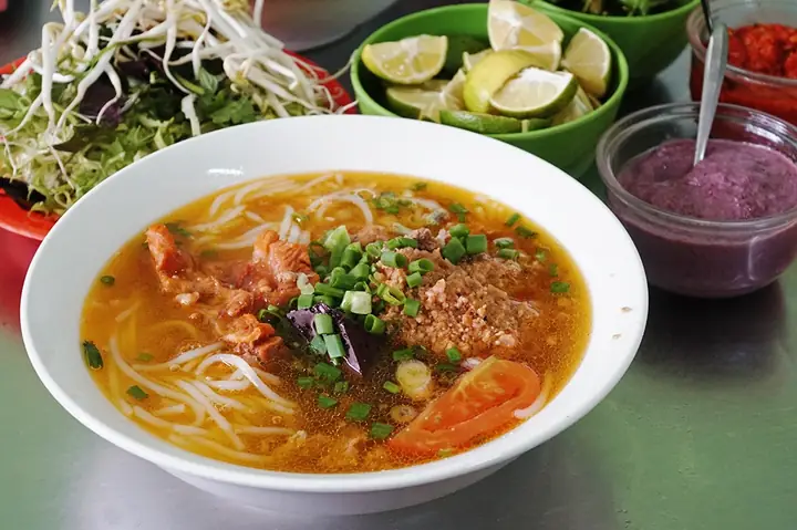 Review Bún Riêu Cô Lan Đà Lạt: Có Xứng Đáng Là "quán Ruột" Của Dân Sành Ăn?
