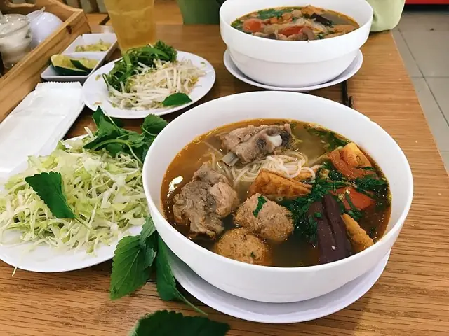 Review Bún Riêu Cô Lan Đà Lạt: Có Xứng Đáng Là "quán Ruột" Của Dân Sành Ăn?