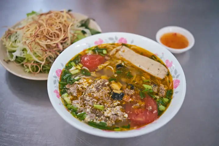 Bún Riêu Ốc Kỵ Dòng: Nguồn Gốc, Ý Nghĩa Và Cách Chế Biến Chuẩn Vị
