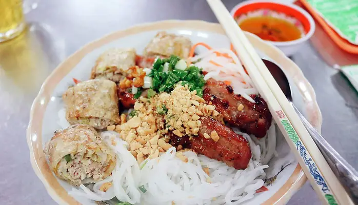 Bún Thịt Nướng Cô Lan: Khám Phá Công Thức Và Review Hương Vị Đặc Trưng