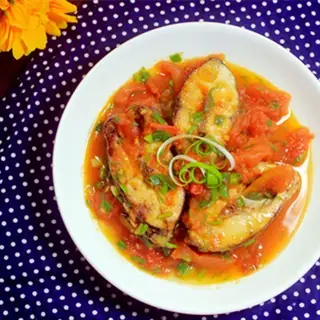 Cá Biển Chiên Sốt Cà Chua: Công Thức Nấu Món Ăn Truyền Thống Thấm Đậm Hương Vị Biển