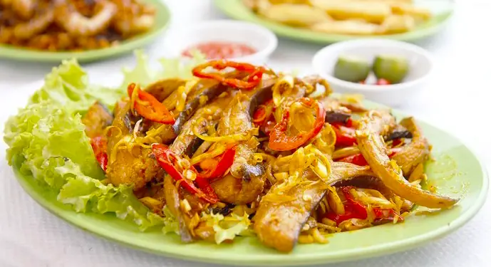 Cá Chép Giòn Xào Lăn: Công Thức Và Bí Quyết Chế Biến Chuẩn Vị Nhà Hàng