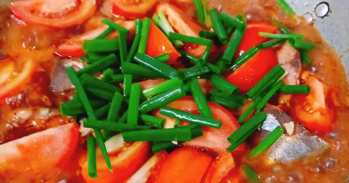 Cá Chỉ Vàng Kho Cà Chua: Công Thức Nấu Ngon Chuẩn Vị, Bí Quyết Từ Chuyên Gia Ẩm Thực Cá Chỉ Vàng Kho Cà Chua: Công Thức Nấu Ngon Chuẩn Vị, Bí Quyết Từ Chuyên Gia Ẩm Thực