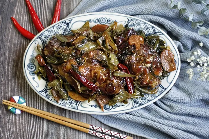 Cá Kho Dưa Chua Thịt Ba Chỉ: Công Thức Chi Tiết Và Bí Quyết Từ Chuyên Gia