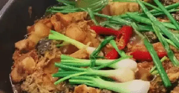 Cá Kho Dưa Chua Thịt Ba Chỉ: Công Thức Chi Tiết Và Bí Quyết Từ Chuyên Gia