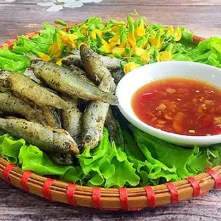 Đánh Giá Chi Tiết: Cá Linh Non Chiên Giòn – Món Ngon Đặc Sản Hay Chỉ Là "tiếng Thơm" Nhất Thời?