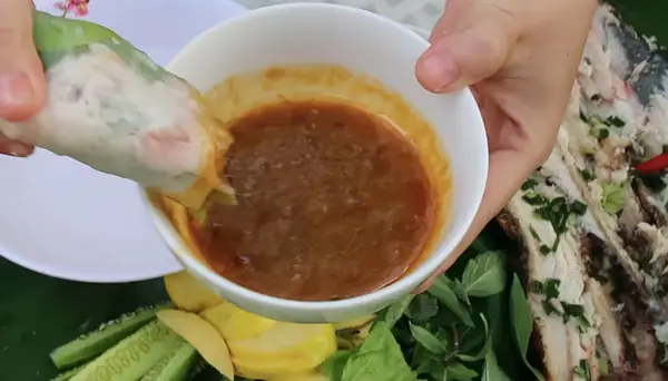 Cá Lóc Nướng Cuốn Bánh Tráng: Công Thức Cho Món Nướng Đậm Đà Hương Vị Miền Tây Cá Lóc Nướng Cuốn Bánh Tráng: Công Thức Cho Món Nướng Đậm Đà Hương Vị Miền Tây