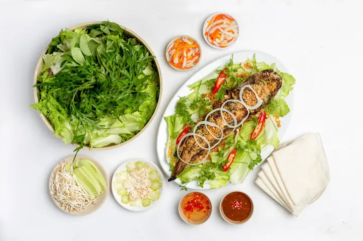 Khám Phá Hương Vị Đặc Sắc Của Cá Lóc Nướng Rau Rừng