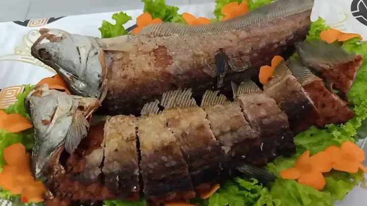 Đánh Giá Chi Tiết Cá Thát Lát Chiên Giòn: Top 5 Công Thức Chuẩn Vị Nhà Hàng