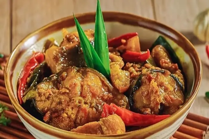 Cá Trê Kho Riềng Thịt Ba Chỉ: Công Thức Hoàn Hảo Cho Bữa Cơm Gia Đình
