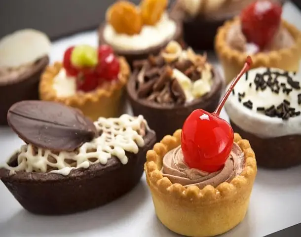 Khám Phá Thế Giới Các Loại Bánh Ngọt Chay: Từ Truyền Thống Đến Hiện Đại