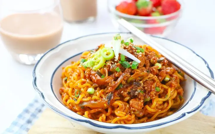 Các Loại Mì Trộn Ăn Liền Ngon Được Yêu Thích Nhất Hiện Nay Các Loại Mì Trộn Ăn Liền Ngon Được Yêu Thích Nhất Hiện Nay