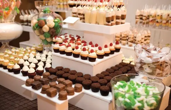 Các Món Buffet Dễ Làm Cho Bữa Tiệc Gia Đình Hoàn Hảo Các Món Buffet Dễ Làm Cho Bữa Tiệc Gia Đình Hoàn Hảo