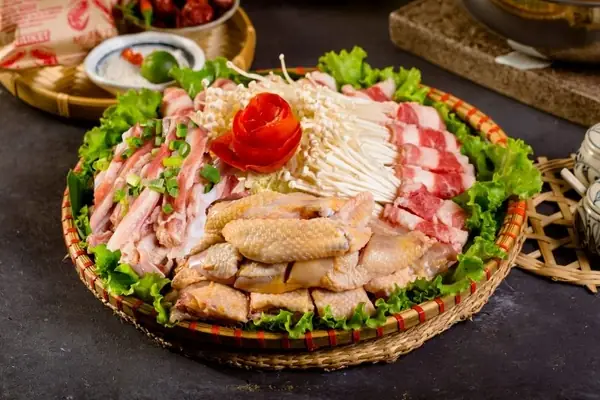 Cách Bày Đĩa Lẩu Thập Cẩm Ngon Mắt Và Chuẩn Vị Cho Mọi Bữa Tiệc