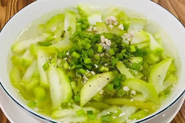 Cách Cắt Bí Đao Nấu Canh: Hướng Dẫn Chi Tiết Từ A-z Cho Món Canh Thanh Mát