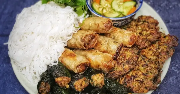 Cách Chế Biến Món Rươi: Hướng Dẫn Chi Tiết Từ A-z Cho Người Mới Bắt Đầu Cách Chế Biến Món Rươi: Hướng Dẫn Chi Tiết Từ A-z Cho Người Mới Bắt Đầu