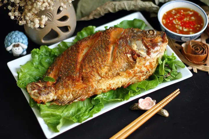 10+ Cách Chiên Cá Giòn Lâu, Không Bị Văng Dầu, Không Dính Chảo Đơn Giện Tại Nhà