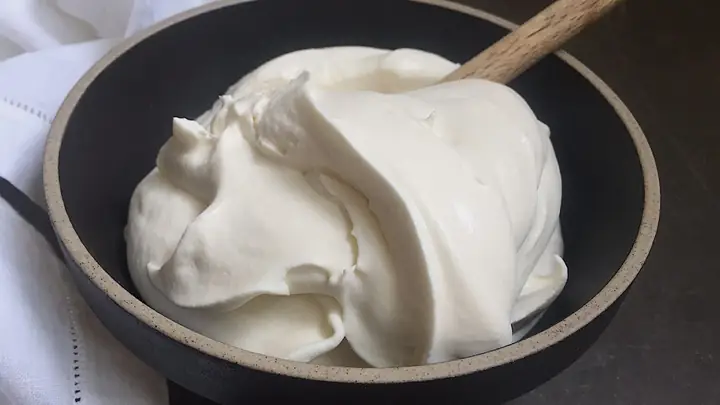 Cách Đánh Bông Whipping Cream Chuẩn Chỉ Như Thợ Làm Bánh