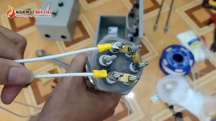 Hướng Dẫn Chi Tiết Cách Đấu Điện Nồi Nấu Phở An Toàn Và Hiệu Quả