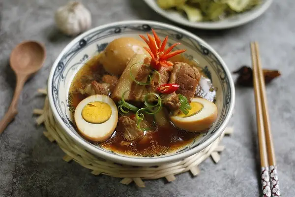 Cách Kho Thịt Bằng Nồi Nấu Chậm Chuẩn Vị Ngon Như Nhà Hàng