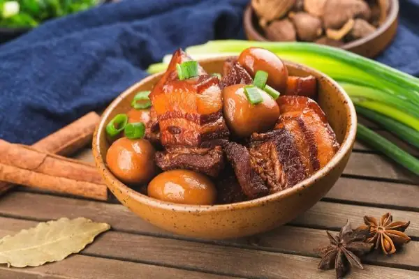 Cách Kho Thịt Bằng Nồi Nấu Chậm Chuẩn Vị Ngon Như Nhà Hàng