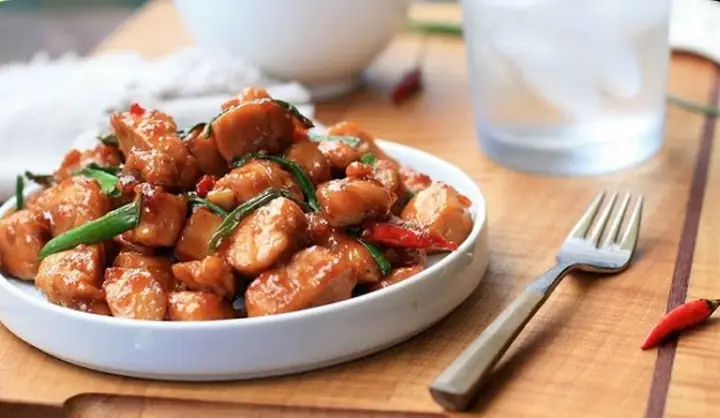 Cách Kho Thịt Gà Nước Mắm Ngon Chuẩn Vị, Mềm Thịt Không Bị Khô