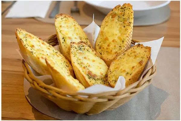 Cách Làm Bánh Mì Bơ Tỏi Không Cần Lò Nướng Thơm Ngon Chuẩn Vị Như Tiệm