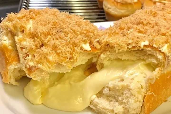 Cách Làm Bánh Mì Sốt Phô Mai Tan Chảy