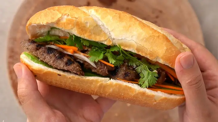 Cách Làm Bánh Mì Thịt Bò Xào Thơm Ngon, Đậm Đà Tại Nhà Cách Làm Bánh Mì Thịt Bò Xào Thơm Ngon, Đậm Đà Tại Nhà